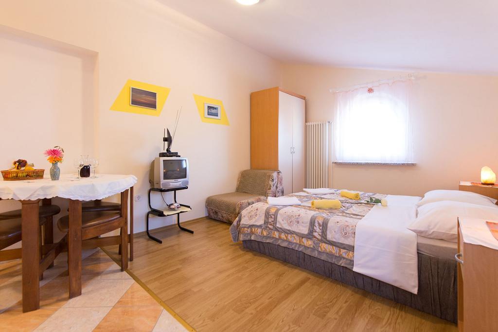 Apartments Juras Brzac 외부 사진